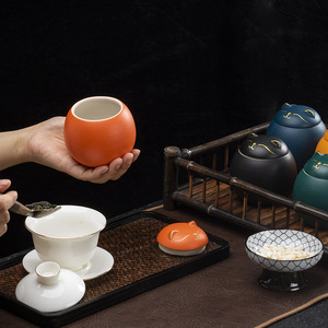 MSH Boîte à thé en céramique mate en forme de chat mignon avec détails dorés, petit pot de rangement hermétique pour thé en vrac et épices - Product Image 3