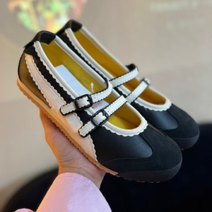Zapatos Mary Jane plateados de lujo ligeros para mujer, con doble botón, diseño inspirado en el ballet con ribete de encaje, suela plana, estilo casual. - Product Image 5