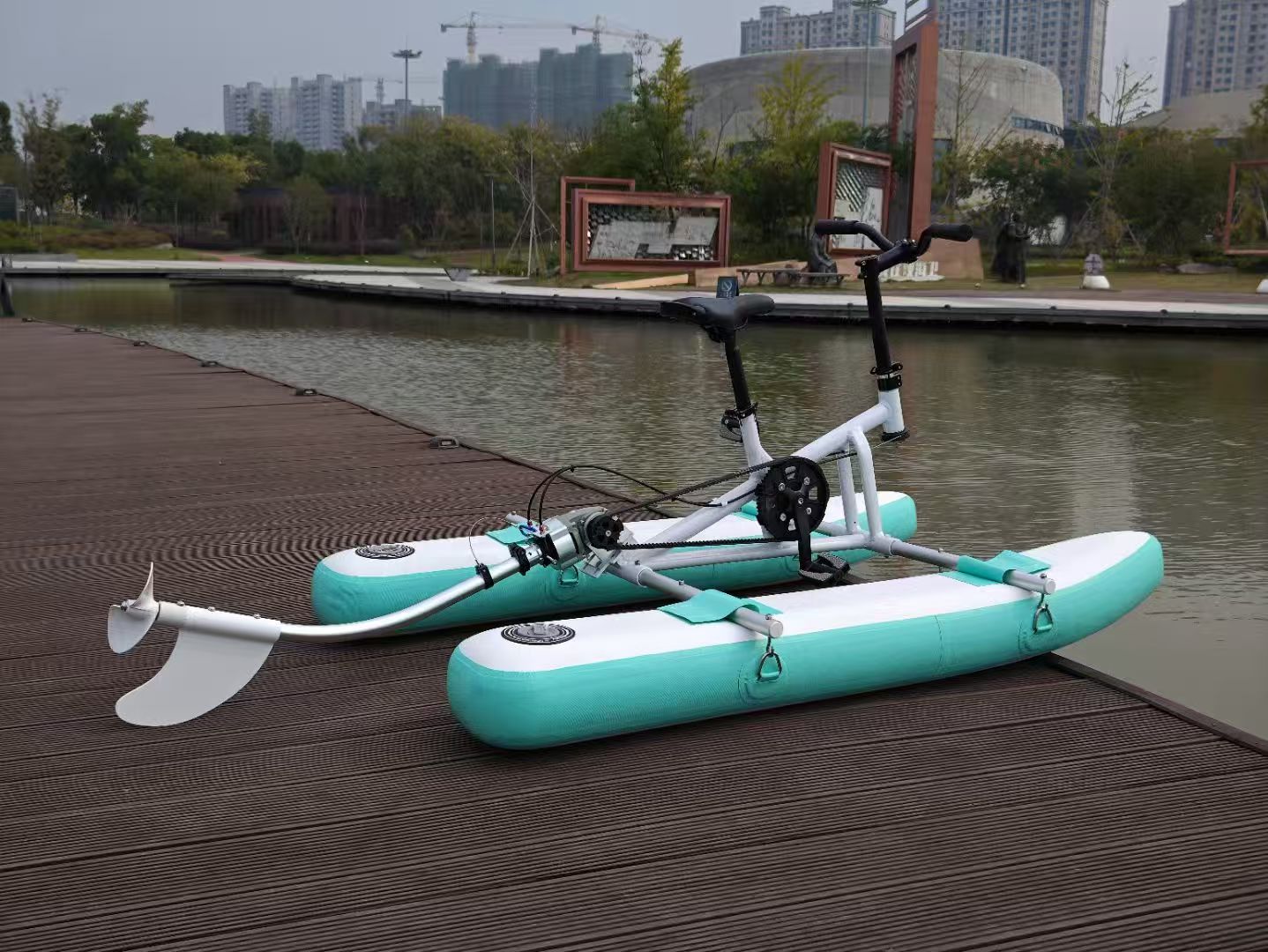 สีเขียว