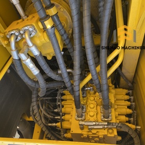 Excavatrice sur chenilles d'occasion KOMATSU PC210LC de 21 tonnes, abordable et de haute qualité pour les grands projets de construction - Product Image 6