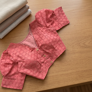 Blusa de algodón lista para usar con elegancia sin esfuerzo Elegante y cómoda Colección de blusas listas para usar de diseñador Premium - Product Image 3