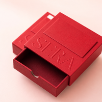 Kotak Hadiah Laci Merah Kustom Kertas Bertekstur Logo Timbul Selongsong Geser Kemasan Penyimpanan Kosmetik Perhiasan Grosir