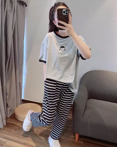 Set di abiti da casa estivi per ragazze pantaloni a maniche corte alla moda pantaloni a righe casual per bambine set di pigiami in stile sportivo - Product Image 4