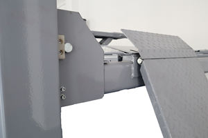 Pont élévateur hydraulique pour <span class=keywords><strong>garage</strong></span> à quatre poteaux de grande capacité 4 tonnes Leader L440E avec tension 110V-380V Garantie de 24 mois - Product Image 4