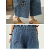 Nouveau Pantalon Large en Jean Bleu Brodé Floral Style Neo-Chinois Taille Haute Ample Coupe Courte pour Femme – Collection Printemps 2026 (Vente en Gros)