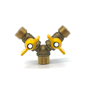 Válvula de gas de <span class=keywords><strong>bola</strong></span> tipo Y de latón Operado manualmente Manijas de mariposa dobles personalizables OEM de alta calificación Conexiones de rosca macho - Product Image 1