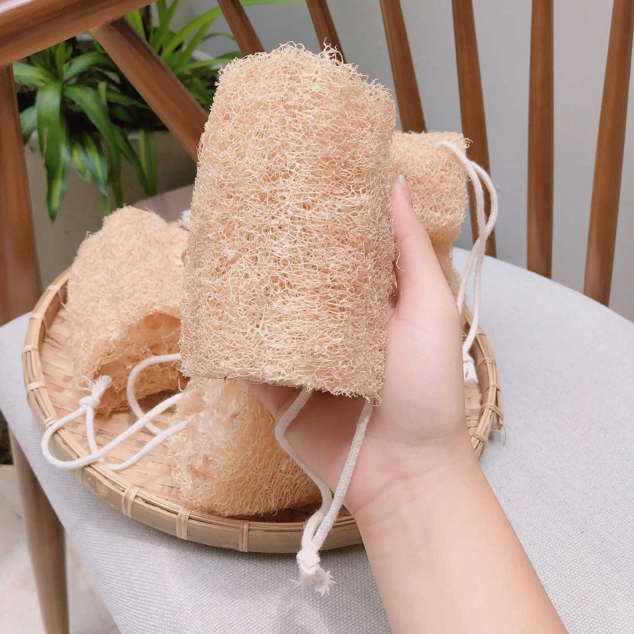NATURAL LOOFAH SPONGES BATH /SCRUBBER/CLEANING BRUSH WITH CHEAP PRICE FROM ECO2GO VIETNAM