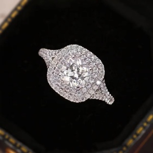 Anillo de Compromiso de Oro Blanco de 14K/18K con Diamante Cultivado en Laboratorio con Certificación IGI, Joyería Personalizada - Product Image 1
