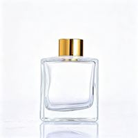 Flacon diffuseur de luxe 50 ml vide carré en verre pour bâtonnets parfumés avec bouchon doré