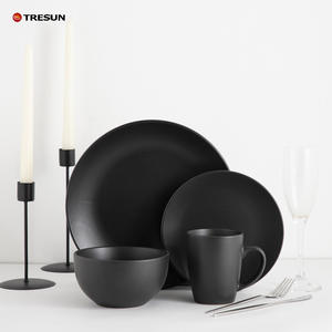 Vente en gros de 16 pièces de vaisselle rétro noire mate en céramique porcelaine de style occidental écologique comprenant des assiettes et des bols pour - Product Image 2