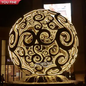 Moderne Metalls tatue Edelstahl Hohlkugel mit Licht brunnen Kunst Skulptur Spiegel polierte Stadtstraße