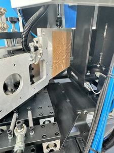 Machine à souder à deux positions pour profilés UPVC YBKE 5600x2080x1700mm avec commande PLC pour la fabrication de fenêtres et de portes - Product Image 5