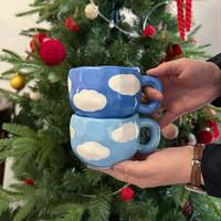 Ensemble de tasses à café en céramique peintes à la main, ciel bleu et nuages blancs, tasses à café de l'après-midi avec soucoupes, tasses à thé irrégulières façonnées à la main avec soucoupes