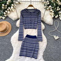 Ensemble deux pièces pour femme, cardigan en tricot rayé et jupe mini moulante, pour le printemps et l'automne, élégant pour les trajets quotidiens
