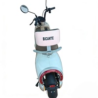 Scooter Eléctrico Rosa Pastel y Blanco, Estilo Retro para Adultos con Faro Redondo, Ideal para Desplazamientos Urbanos Casuales