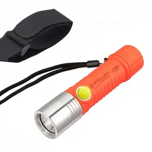 Torcia portatile di emergenza in ABS torcia subacquea per Snorkeling 18650 AAA torcia a Led in gomma impermeabile alimentata a batteria