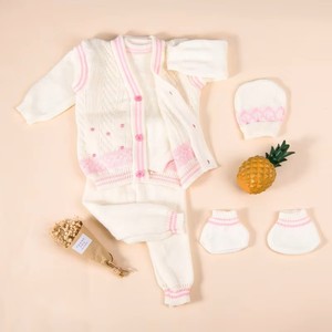 Unisex Thoải Mái Và Mềm Mại 100% Tinh Khiết Bông Dệt Kim Quần Áo Thiết Lập Phong Cách Giản Dị 5P OEM ODM Áo Len Cho Trẻ Sơ Sinh Trẻ Sơ Sinh Trẻ Mới Biết Đi - Product Image 5