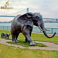 Sculpture en cuivre de grands animaux personnalisés Statues d'éléphant en bronze en laiton pour décoration extérieure
