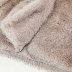 <span class=keywords><strong>Manteau</strong></span> d'hiver chaud en fausse <span class=keywords><strong>fourrure</strong></span> longue et duveteuse pour femme, style court, vêtements d'hiver en gros - Product Image 4