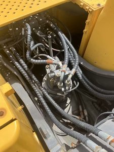 Excavatrice Volvo EC210 d'occasion avec cylindre à bras de flèche longue Garantie de 1 an sur le roulement de la boîte de vitesses du moteur à vendre - Product Image 4