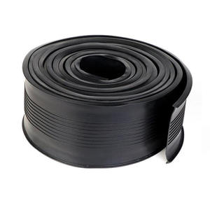 <span class=keywords><strong>Joint</strong></span> d'étanchéité inférieur <span class=keywords><strong>de</strong></span> <span class=keywords><strong>porte</strong></span> <span class=keywords><strong>de</strong></span> <span class=keywords><strong>garage</strong></span> Remplacement des extrémités en T <span class=keywords><strong>de</strong></span> 1/4 pouces Bande en caoutchouc noir - Product Image 1