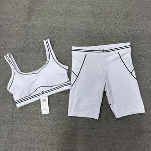 Completo Set <span class=keywords><strong>Sportivo</strong></span> Estivo da <span class=keywords><strong>Donna</strong></span>: Top e Pantaloncini Traspiranti per Yoga, Palestra e Corsa - Abbigliamento <span class=keywords><strong>Sportivo</strong></span> <span class=keywords><strong>Donna</strong></span> Più Venduto - Product Image 2