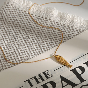 Collar con Colgante de Pez Koi en Acero Inoxidable Chapado en Oro de 18k, Diseño del Zodiaco Animal, Joyería para Uso Diario - Product Image 3