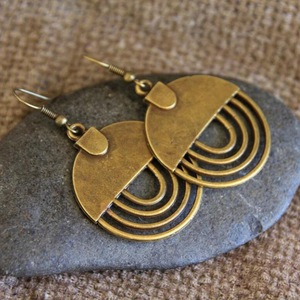 Orecchini pendenti rotondi geometrici vintage per donna, gioielli alla moda in bronzo anticato cavo - Product Image 3