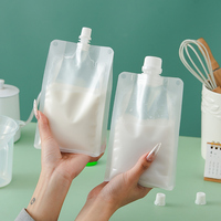 Pochette Doypack de recharge de savon liquide pour les mains 30ML 50ML 100ML avec bec verseur et poche à eau, dotée de fonctions de sécurité et d'un traitement de surface sérigraphié