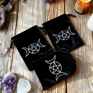 Bolsa de Terciopelo Negra con Cordón y Logotipo Personalizado, Bolsa <span class=keywords><strong>para</strong></span> Cartas del Tarot con Símbolos Misteriosos <span class=keywords><strong>para</strong></span> Cartas, Dados, Cristales, <span class=keywords><strong>Runas</strong></span> - Product Image 4