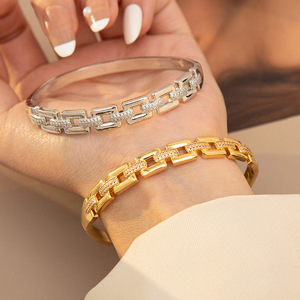 Pulsera geométrica de aleación de cobre, joyería de fiesta para mujer con circonita dorada y plateada - Product Image 1