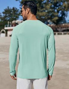 เสื้อกันแดดผู้ชาย แขนยาวแบบแร็กแลน เสื้อแรชการ์ดสำหรับเล่นน้ำ น้ำหนักเบา แห้งเร็ว ป้องกันแสงแดด UPF 50 สำหรับตกปลา ผลิตจากโพลีเอสเตอร์ 100% - Product Image 5