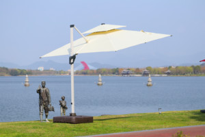Barato 3M Cantilever Parasol Poste <span class=keywords><strong>lateral</strong></span> Natación Patio Personalización Paraguas al aire libre Paraguas de jardín de gran tamaño - Product Image 6