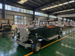 Prix de gros direct usine Marque HengYiSheng Voiturette de golf électrique à trois rangées pour le tourisme et le shopping, style voiture classique vintage, Henan - Product Image 1