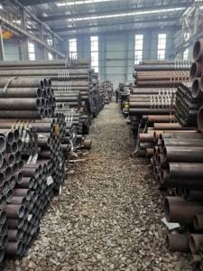 <span class=keywords><strong>API</strong></span> 5L B ASTM A179 X42 X46 X52 ERW nero verniciato tubo senza saldatura lavorabile 20mm di diametro 12m per struttura saldatura - Product Image 4