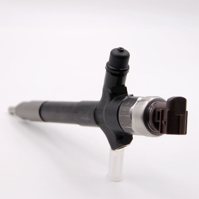 injector nozzle 23670-59055 095000-9840 inyector for Toyota 1VD-FTV common rail injector 23670-59055 095000-9840 23670-51070