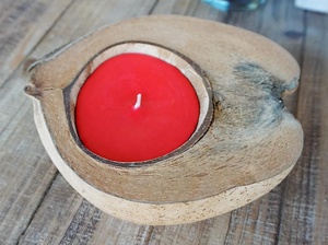 Vela perfumada de cera de soja con cáscara de coco y mechas de madera - Product Image 4