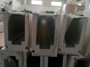 Vente en gros 6063 aluminium U Channel système de garde-corps en <span class=keywords><strong>verre</strong></span> sans cadre balcon pont escalier <span class=keywords><strong>terrasse</strong></span> piscine Base chaussure <span class=keywords><strong>balustrade</strong></span> - Product Image 4