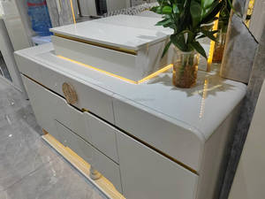 Elegante y Lujoso Juego de Muebles de Dormitorio Modernos para <span class=keywords><strong>Hotel</strong></span> y Hogar, Tamaño King, con Diseño de Espejo con Iluminación LED, Acabado Beige Brillante - Product Image 5