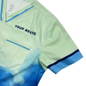 Uniforme Médico Personalizado con Estampado por Sublimación <span class=keywords><strong>para</strong></span> <span class=keywords><strong>Mujer</strong></span>, Diseño de Tinta Acuarela, Cuello en V, Uniforme Médico <span class=keywords><strong>para</strong></span> Enfermera o Doctora - Product Image 3