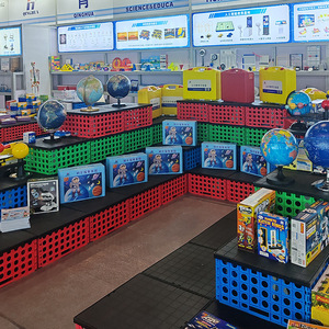 Mesa multifuncional combinada con escalones multiusos para actividades de jardín de infancia - Product Image 1