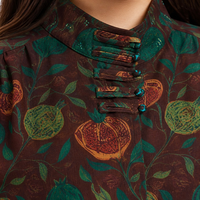Service OEM en gros, Chemise en soie Gambiered 100% Soie de Mûrier, Col Montant, Boutons Grenouille, Manches Longues, Teinte Naturelle, Personnalisée
