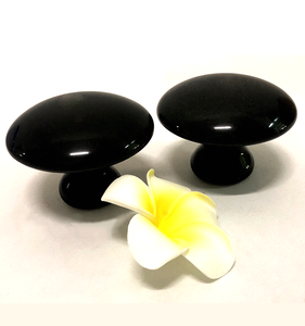 XINGHUI Herramienta de Terapia de Spa de Buena Calidad Natural Jade Mushroom GuaSha Hot <span class=keywords><strong>Rock</strong></span> Black Bian Stone Masajeador Facial - Product Image 4