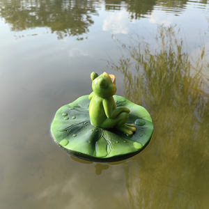 Statue de grenouille grandeur nature de style féerique moderne, <span class=keywords><strong>sexy</strong></span>, pour l'intérieur et l'extérieur, décoration de jardin, peinte, artisanat en résine flottante fait à la main, décoration de Noël - Product Image 3