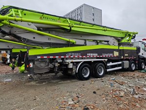 Camión Bomba de Concreto Diésel Zoomlion 62M con Motor, Alcance Vertical de 60m, 4 Ejes, en SHANGHAI, EN VENTA - Product Image 4