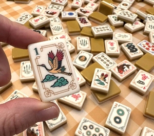Juego de Fichas de Mahjong Americano Modern Sunday Gold <span class=keywords><strong>para</strong></span> 4 Jugadores, Color Amarillo Cúrcuma, Acrílico, Duradero y Portátil - Product Image 2