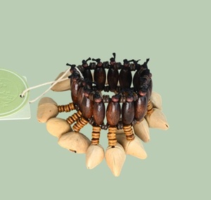 Pulsera de cascabel de cáscara de nuez natural, estilo étnico, sonajero de mano, accesorio de sonido terapéutico para yoga y meditación - Product Image 1