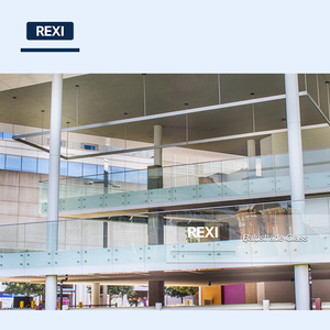 ลูกกรงแก้วดีไซน์ทันสมัยราวบันไดสแตนเลสสำหรับระเบียงและโรงแรมใช้งานได้กับพื้นรั้วราวจับ - Product Image 6