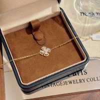 Bracelet à breloques trèfle à quatre feuilles pour femme, bijoux minimalistes tendance, cadeau