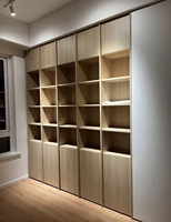 Étagère intégrée de style grille moderne, bibliothèque de salon blanche personnalisée